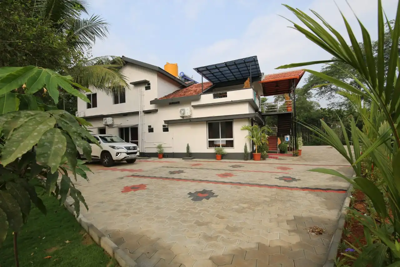 Vardhaman Grand Inn Lotus Lake Nature
